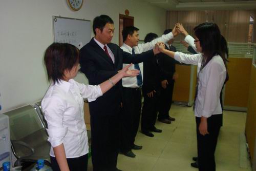 伸出NG28双手，迎接2008年度员工联欢会